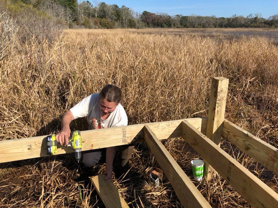Donna working on the paltform